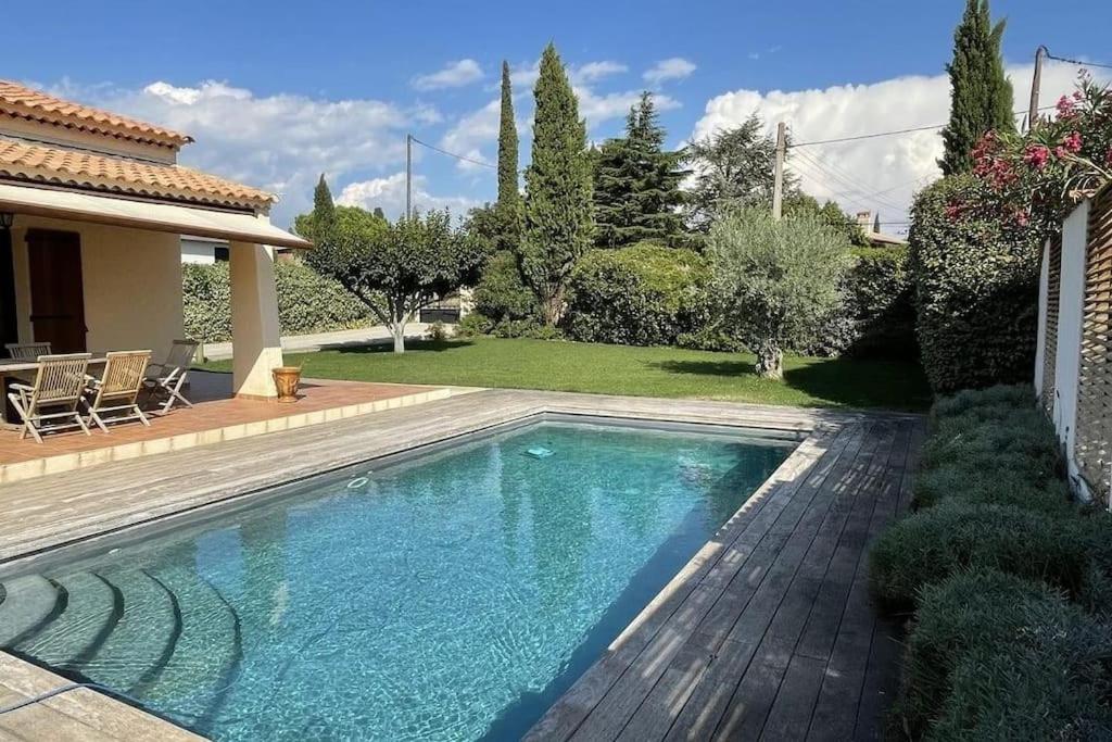 Πισίνα στο ή κοντά στο Villa l'Olivier en Provence 5ch piscine jardin et clim