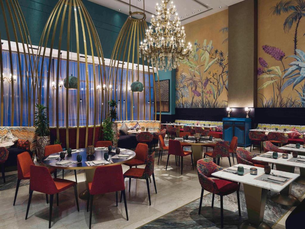 Restaurace v ubytování Mövenpick Hotel Tahlia Jeddah