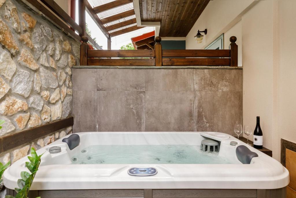 Koupelna v ubytování Meydani Suites
