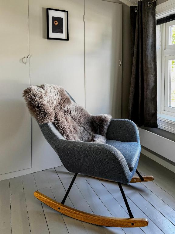 Гостиная зона в Husly Reine - your home with Reinebringen view