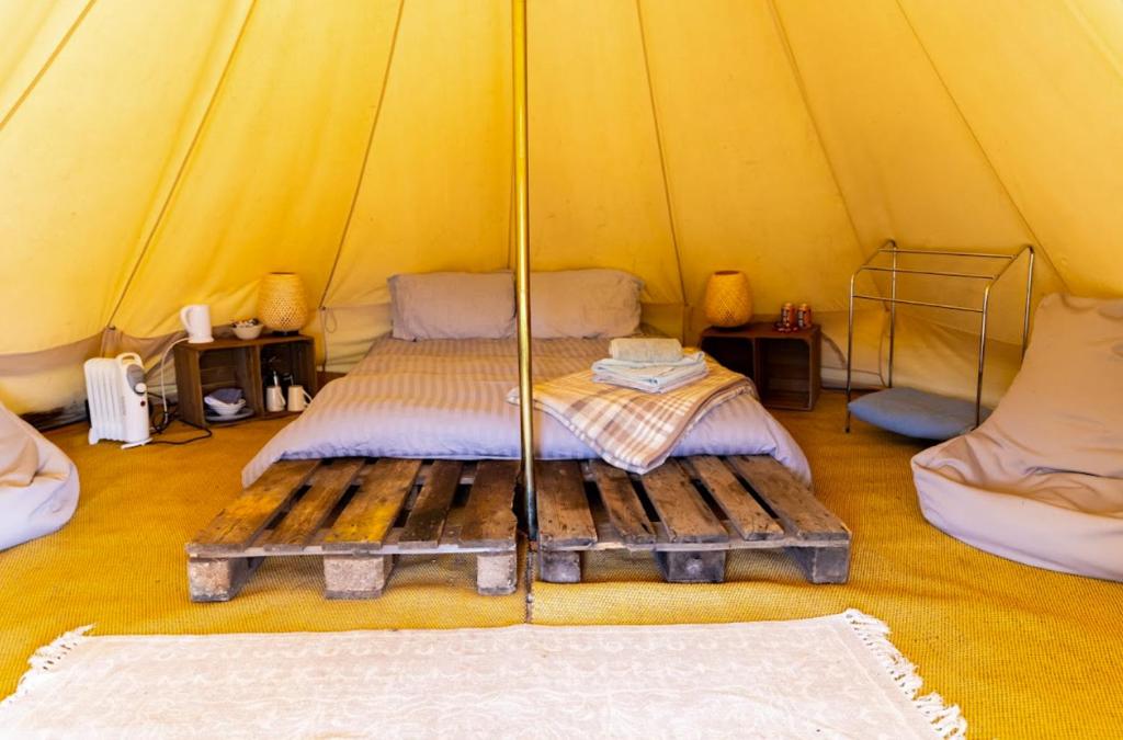 Posezení v ubytování Keene - Bell Tent