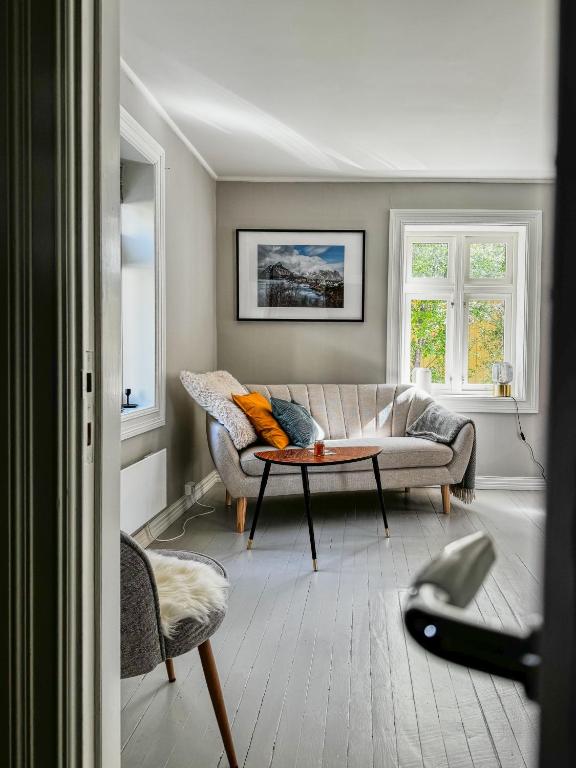 Гостиная зона в Husly Reine - your home with Reinebringen view