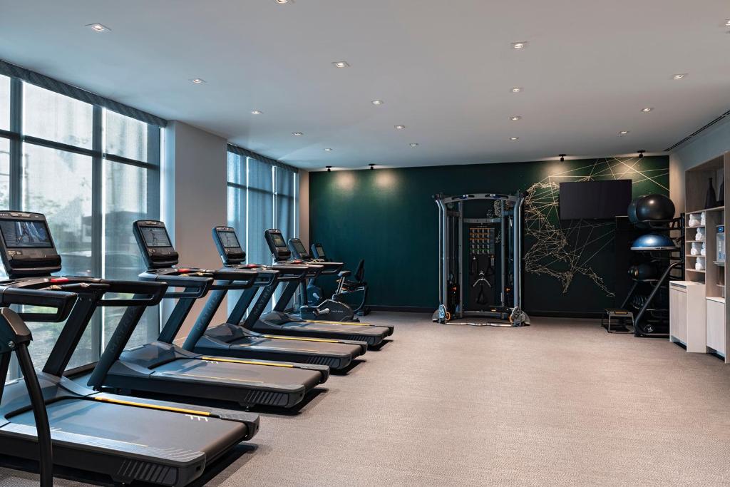 Fitness centrum a/nebo fitness zařízení v ubytování AC Hotel by Marriott Waco Downtown