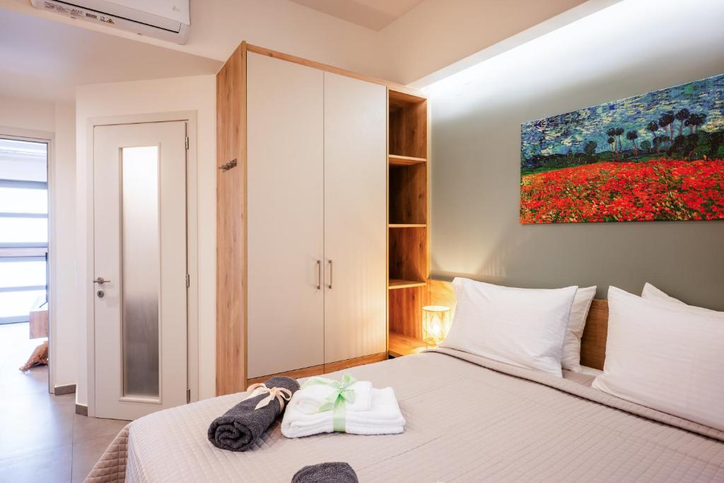 Clio - Newly renovated Home with Parking