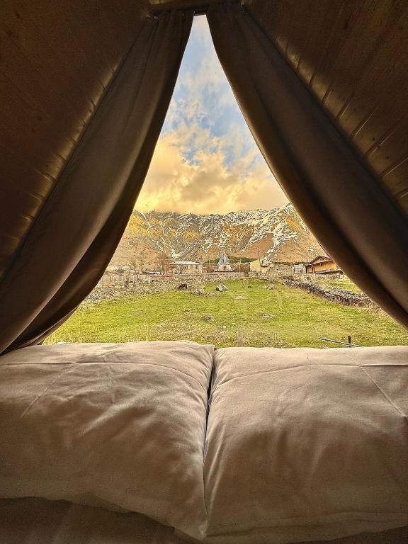Fotografie z fotogalerie ubytování Cottages DILA v destinaci Stepancminda