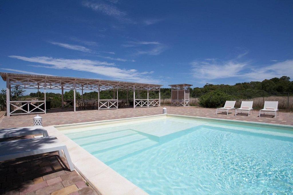 Bazén v ubytování HOTEL SoleMare Gallipoli nebo v jeho okolí