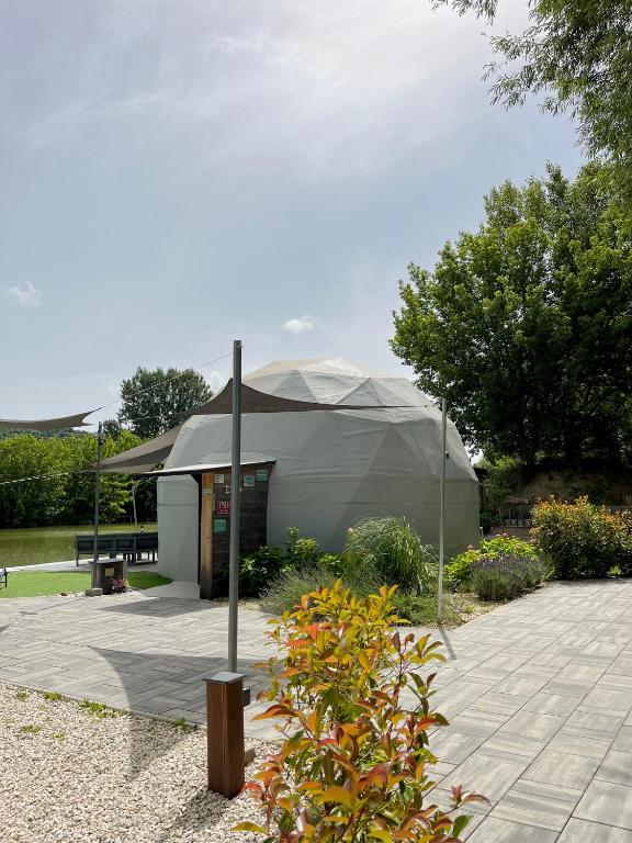 Zahrada ubytování DOMEGLAMPING at FISHINGLAKE