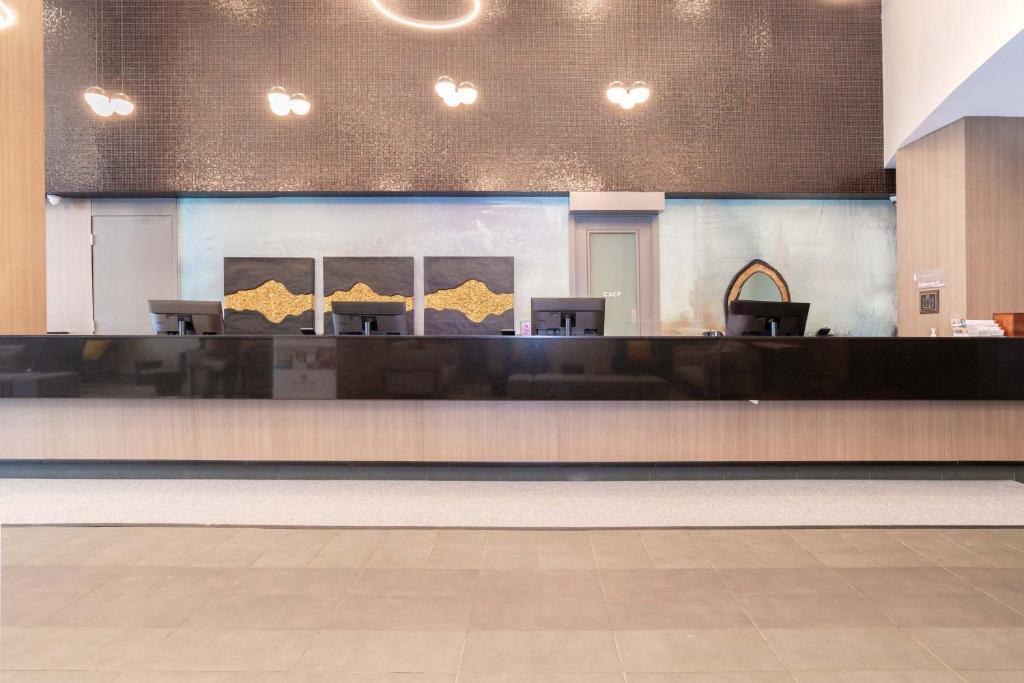 Sandman Signature Toronto Airport Hotel - Resim 2