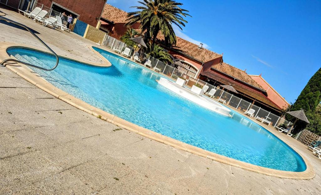 Photo de la galerie de l'établissement MARINA DES ANGES entre mer et étangs avec piscine, au Barcarès