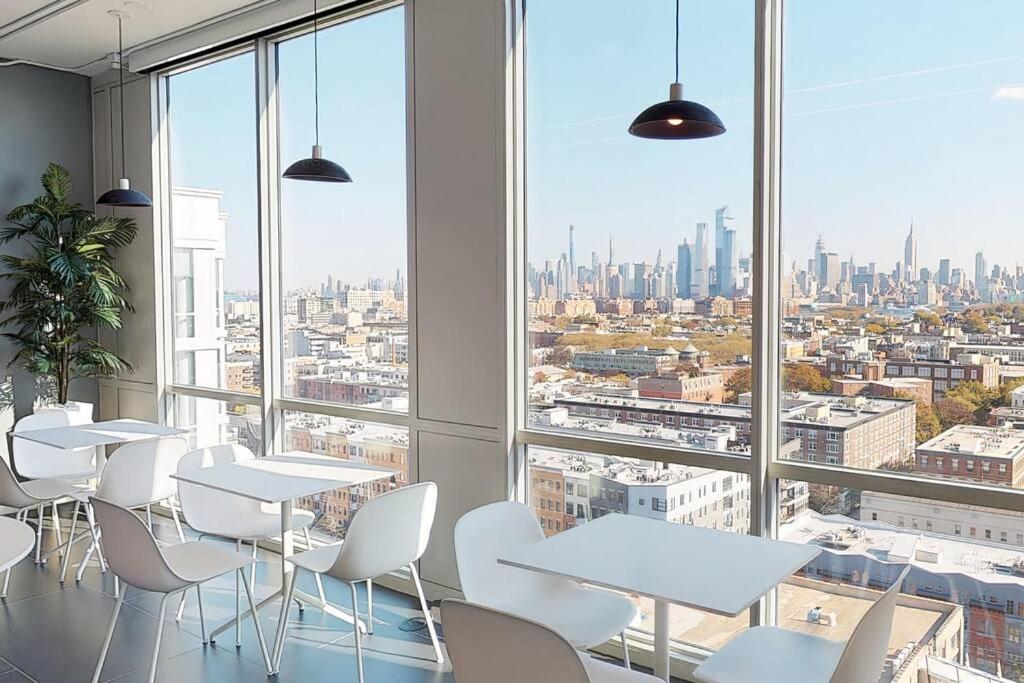 Nespecifikovaný výhled na destinaci Hoboken nebo výhled na město při pohledu z apartmánu