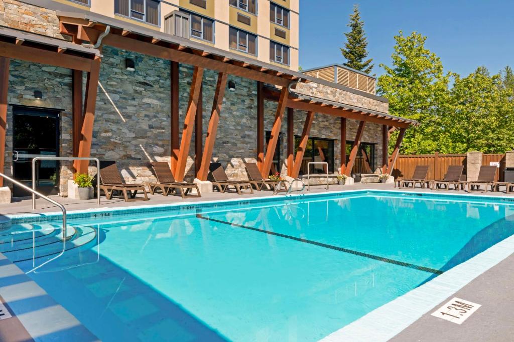 Bazén v ubytování Best Western Plus Barclay Hotel nebo v jeho okolí