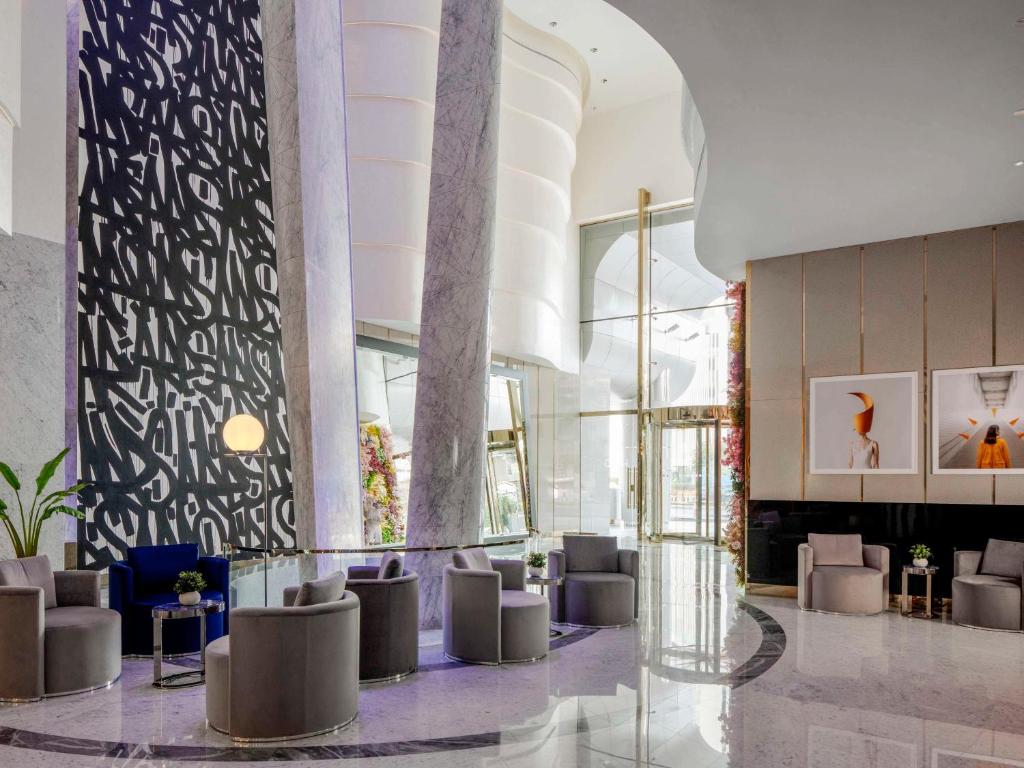 Posezení v ubytování Hyde Hotel Dubai