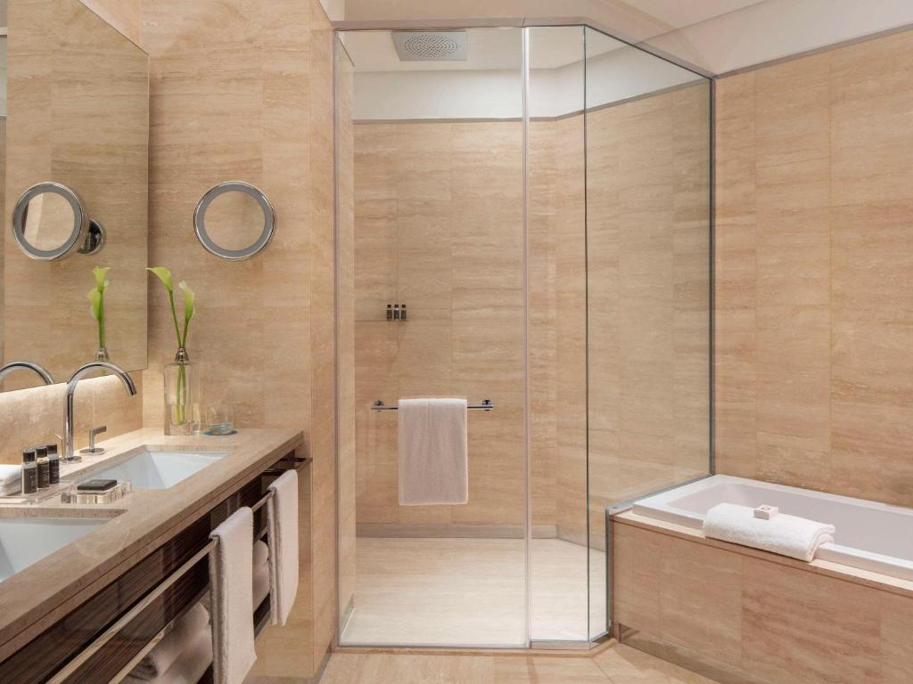 Koupelna v ubytování Hyde Hotel Dubai