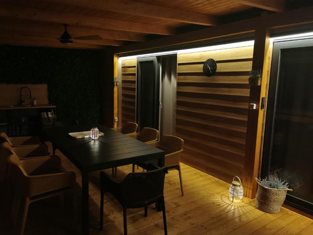 Fotografie z fotogalerie ubytování Mobile Home Happy Family Šimuni v destinaci Šimuni