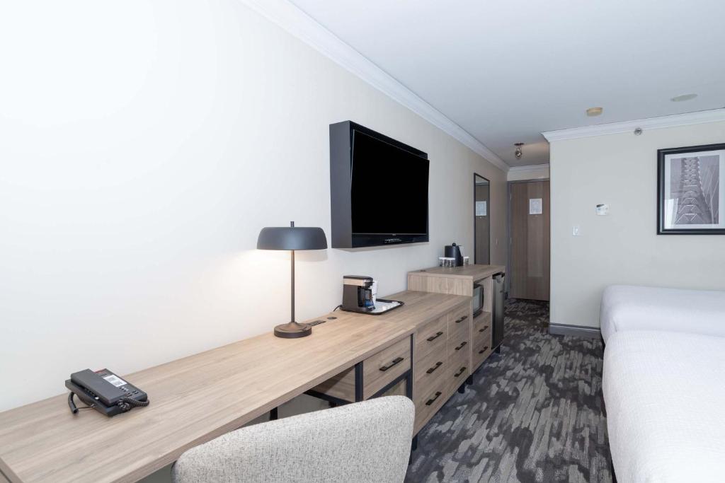 Sandman Signature Toronto Airport Hotel - Resim 15