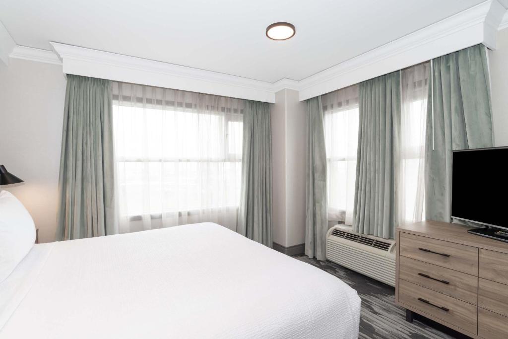 Sandman Signature Toronto Airport Hotel - Resim 21