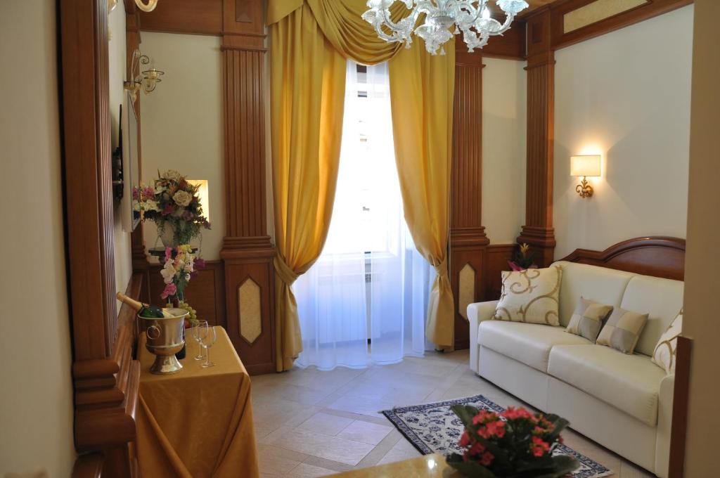 Rome Imperial Crown - 