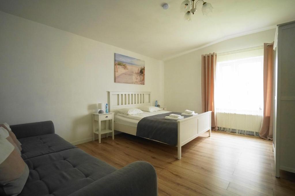 Wileńska Pokoje - Double Room With Shared Bathroom