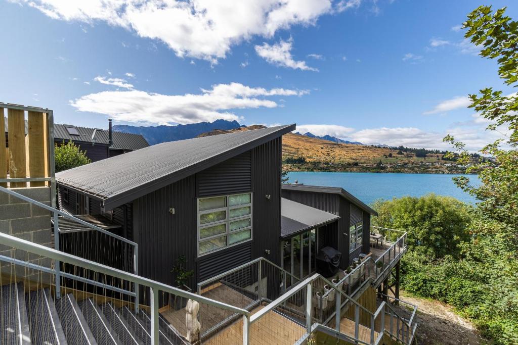 InnThePink Apartment on Lake Edge Queenstown - Resim 6
