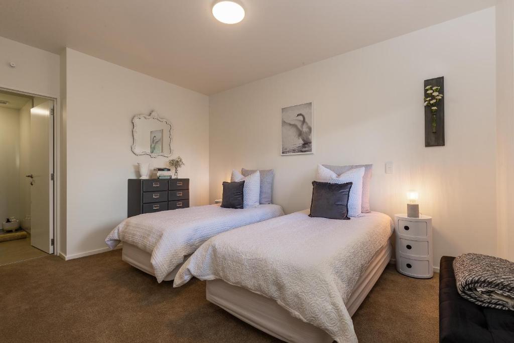 InnThePink Apartment on Lake Edge Queenstown - Resim 2