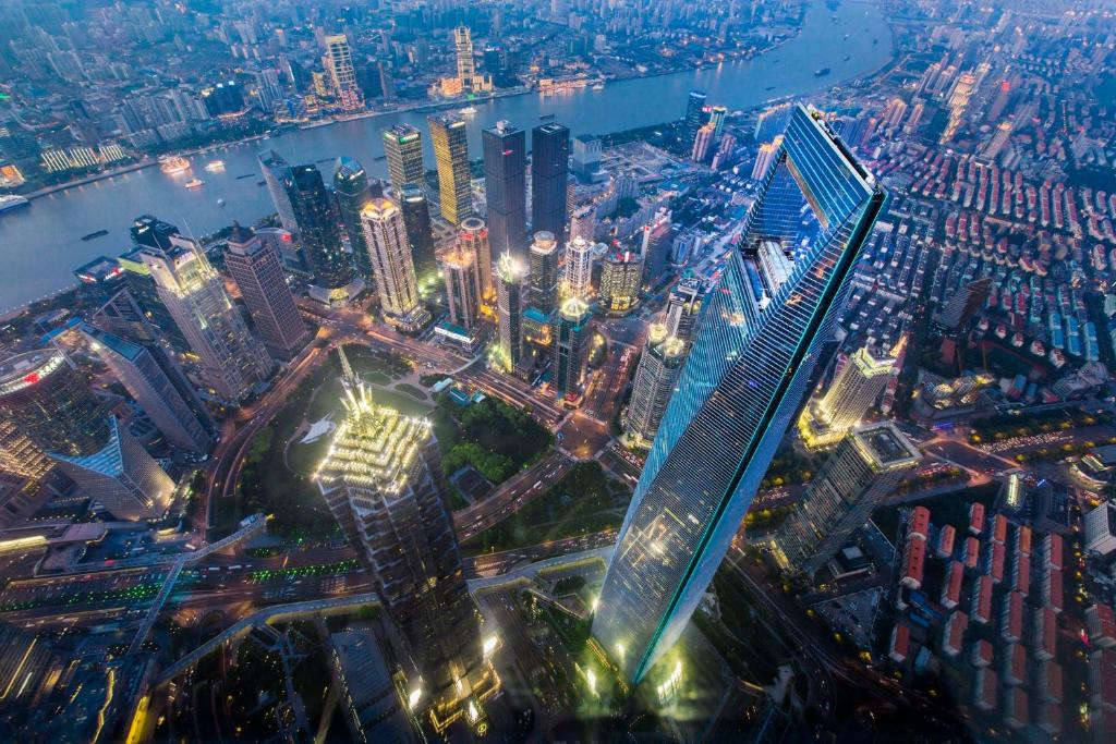 מבט מלמעלה על Park Hyatt Shanghai