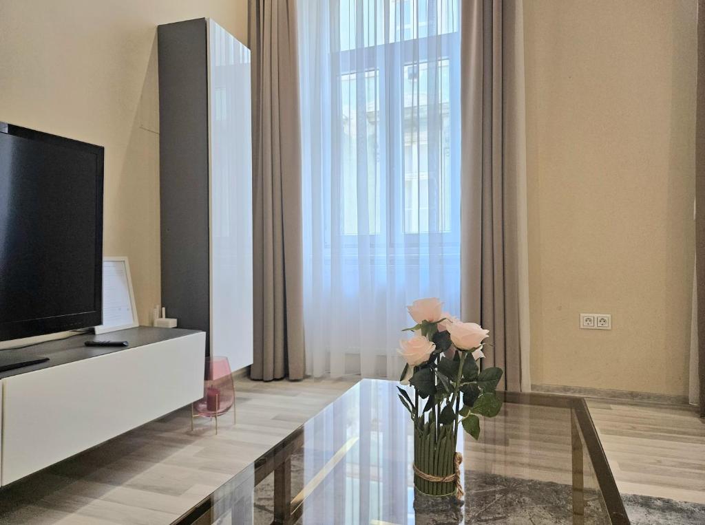 Designer Downtown Gem - One-Bedroom Superior Apartment