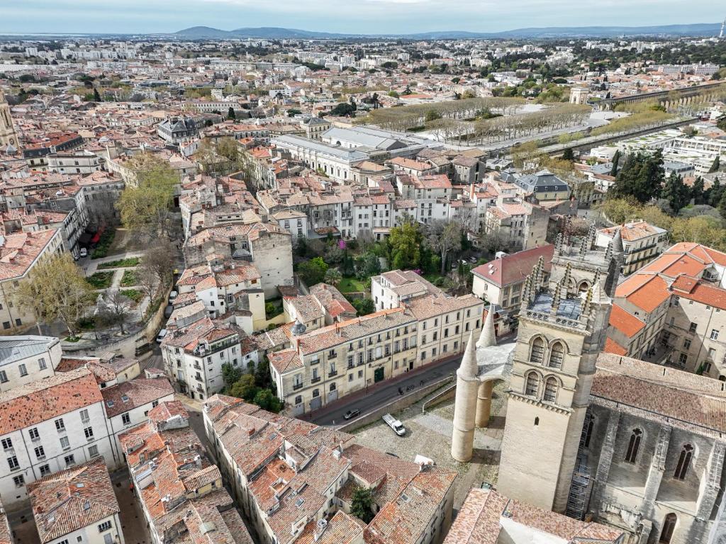 Nespecifikovaný výhled na destinaci Montpellier nebo výhled na město při pohledu z apartmánu