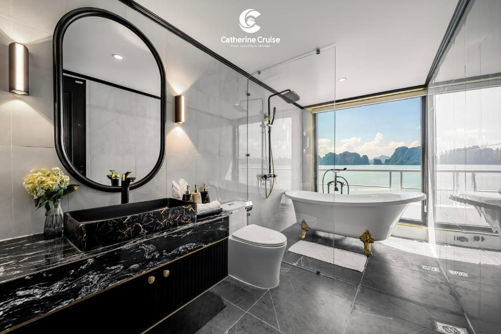 Catherine Cruises Ha Long Bay - 7