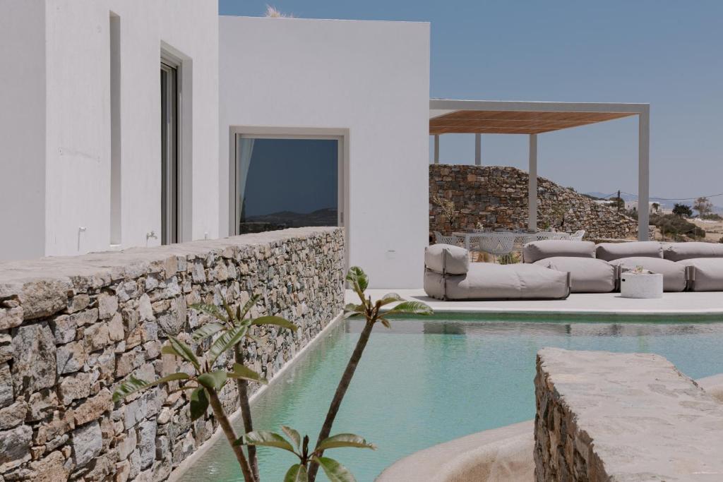 Bazén v ubytování Melora Villas Paros nebo v jeho okolí