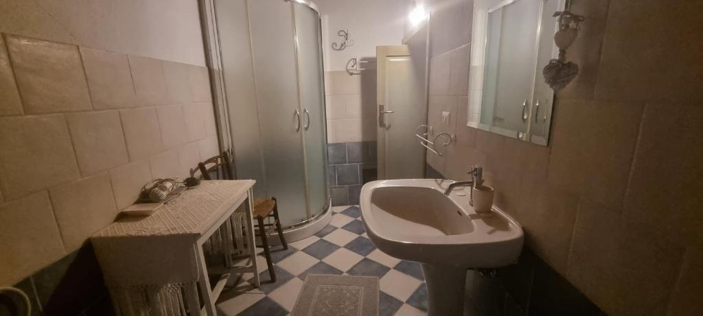B&B di Luisa Ledda - Camera Doppia O Gemella Con Bagno Privato