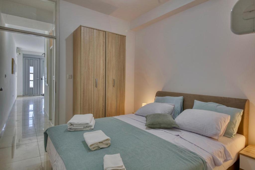 Waterfront Apartments - 6