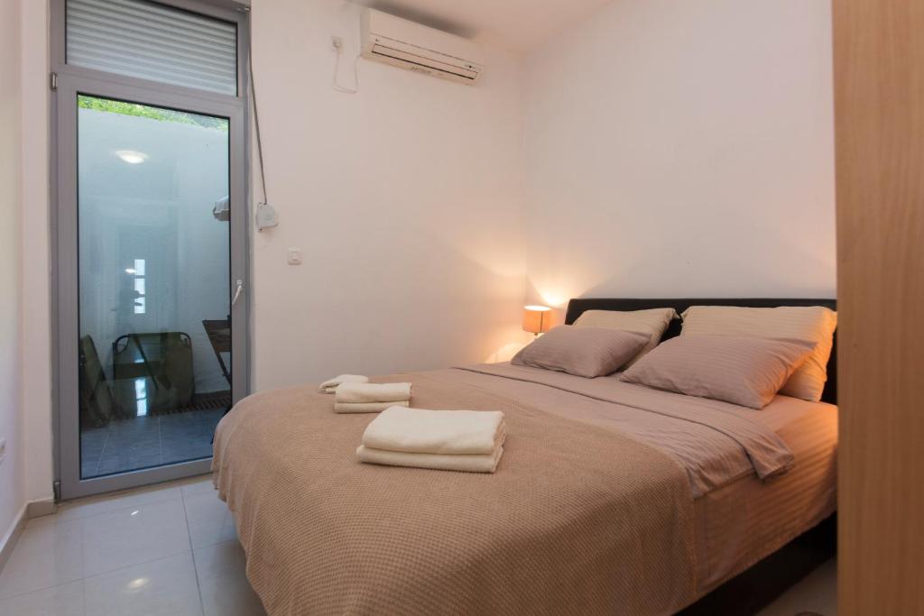 Waterfront Apartments - 9