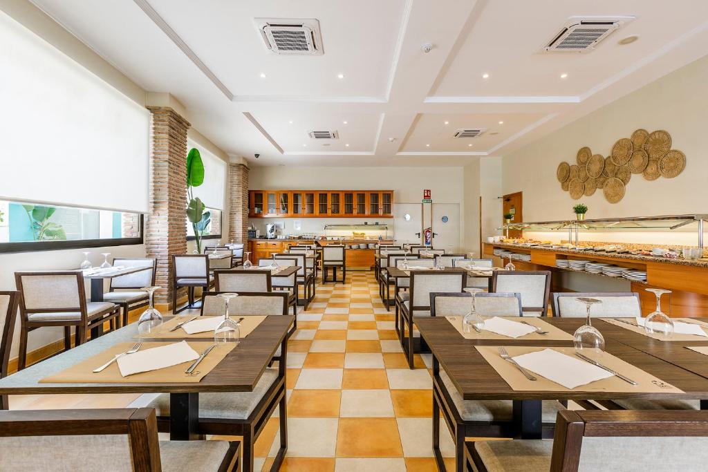 Restaurace v ubytování Hotel Almijara - Mares