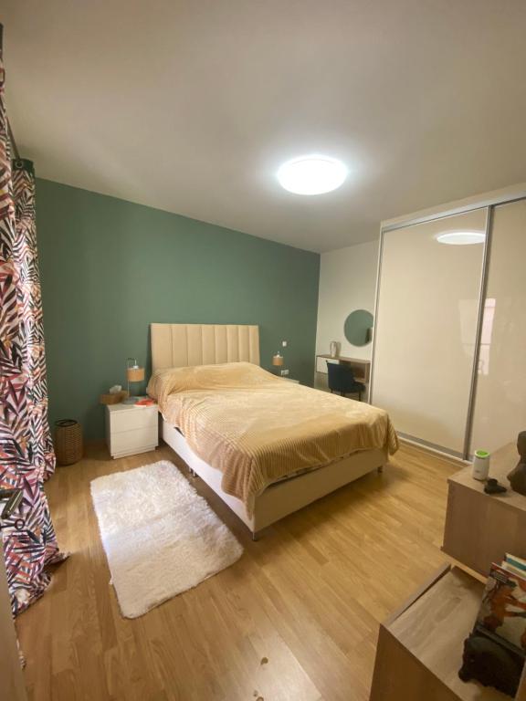 Postel nebo postele na pokoji v ubytování Selini apartment