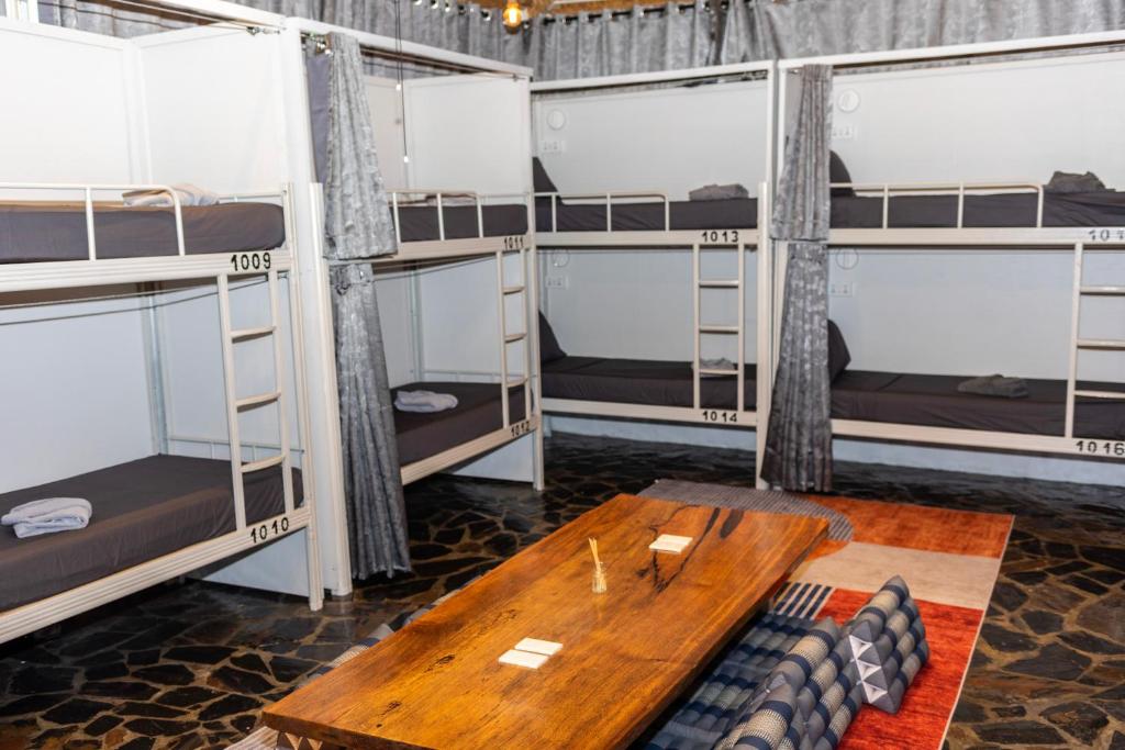 Postel nebo postele na pokoji v ubytování Shiralea Backpackers Resort