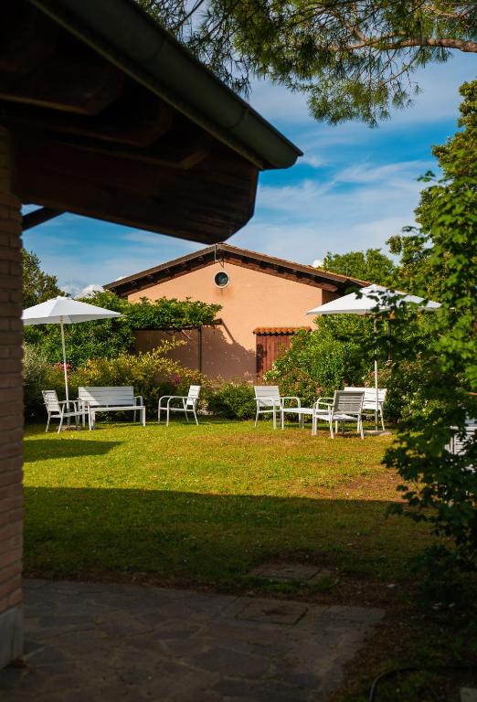 A garden outside Villaggio Ca' Laguna