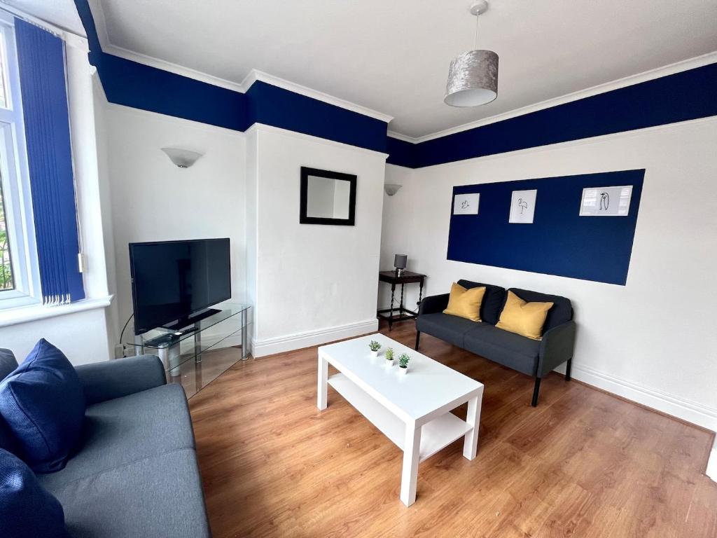 Lovely Apartment Near Newcastle, Driveway, Wifi