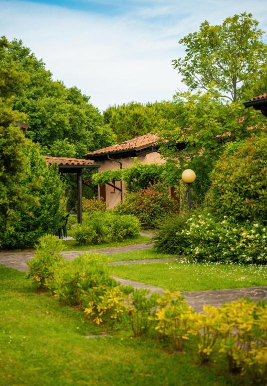 A garden outside Villaggio Ca' Laguna