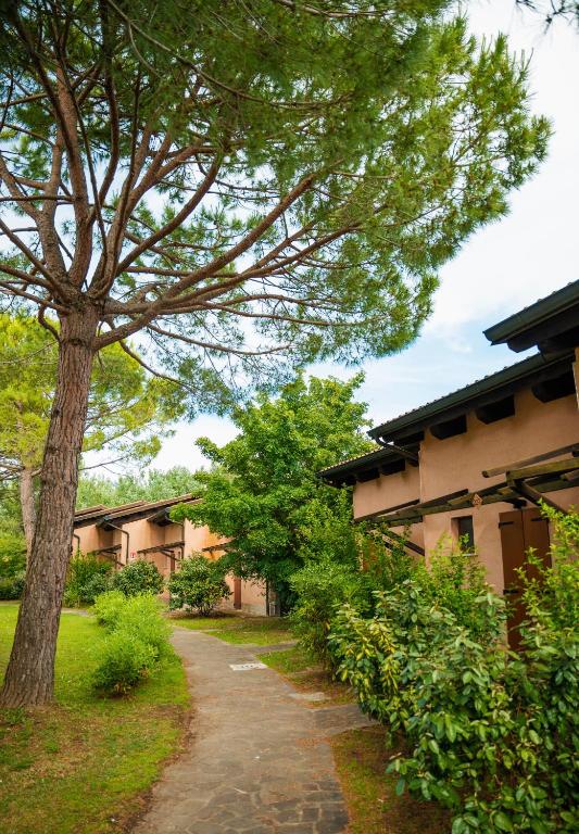 A garden outside Villaggio Ca' Laguna