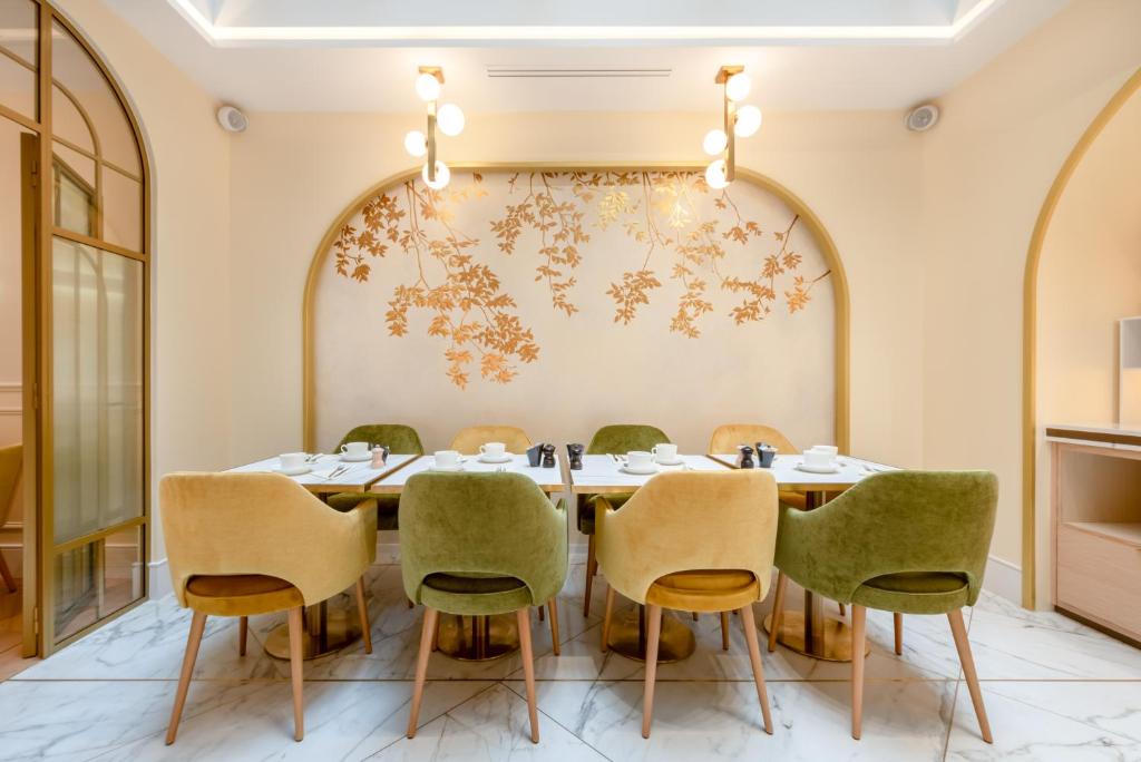 Posezení v ubytování Hotel Claridge Paris