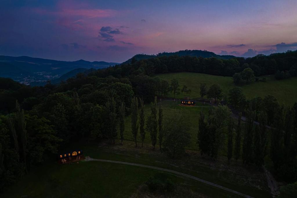 Příroda nedaleko luxury tent