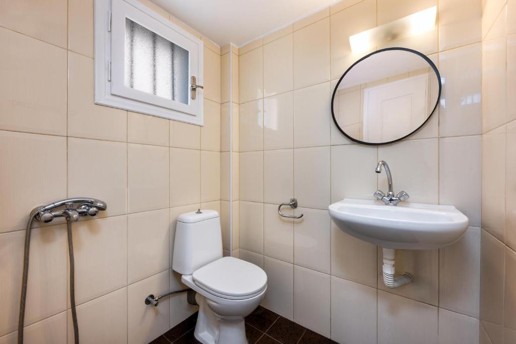 Hillside Elegance - 16