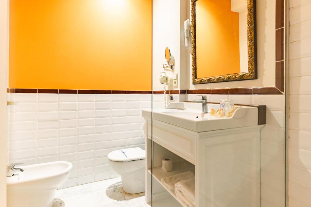 Ad Hoc Monumental 1881 - Resim 22