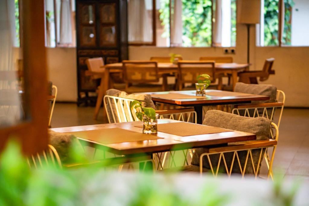 ホテル ブランバンガンにあるレストランまたは飲食店