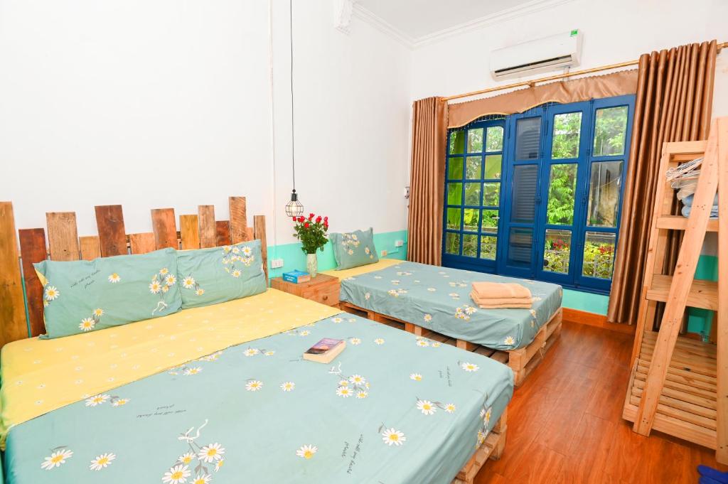 Sunny Hanoi Homestay - Triple Room With Balcony