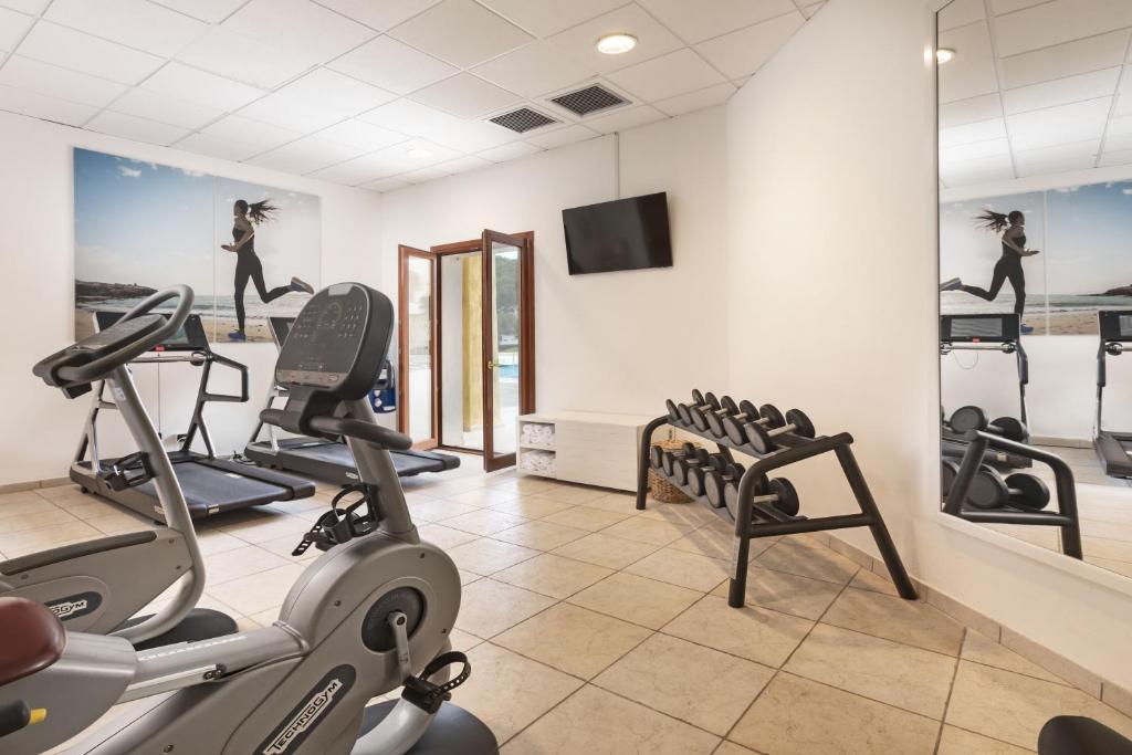 Fitness centrum a/nebo fitness zařízení v ubytování Blu Hotel Morisco