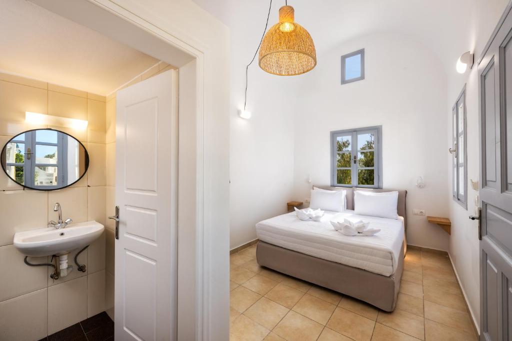 Hillside Elegance - 13