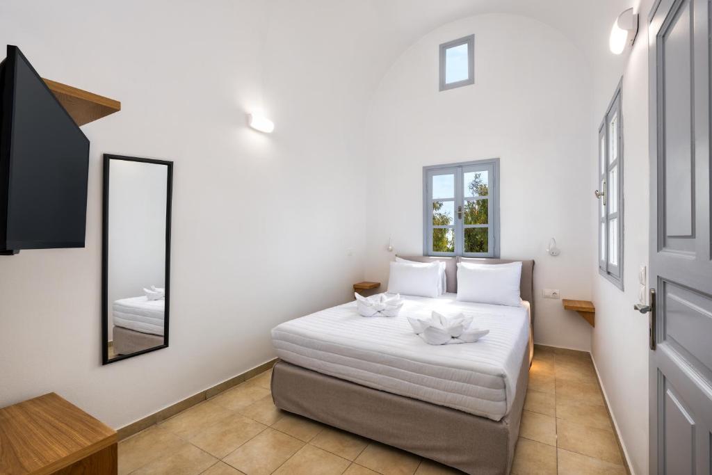 Hillside Elegance - 15