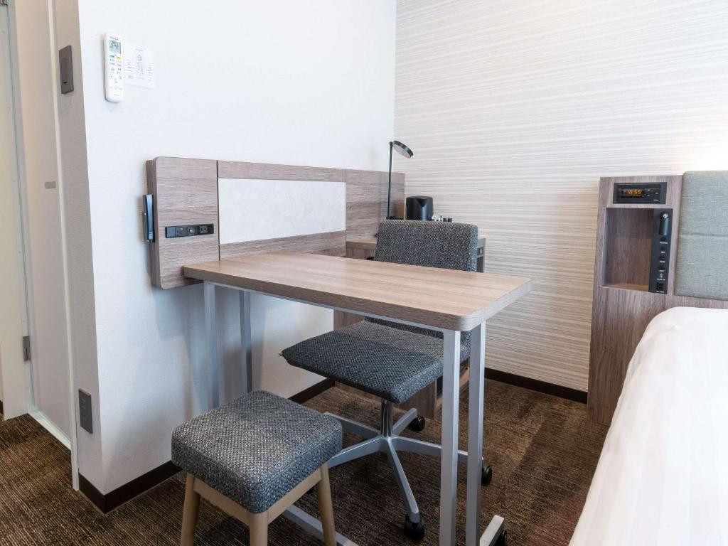 Kuchyň nebo kuchyňský kout v ubytování Comfort Hotel Nagoya Shinkansenguchi
