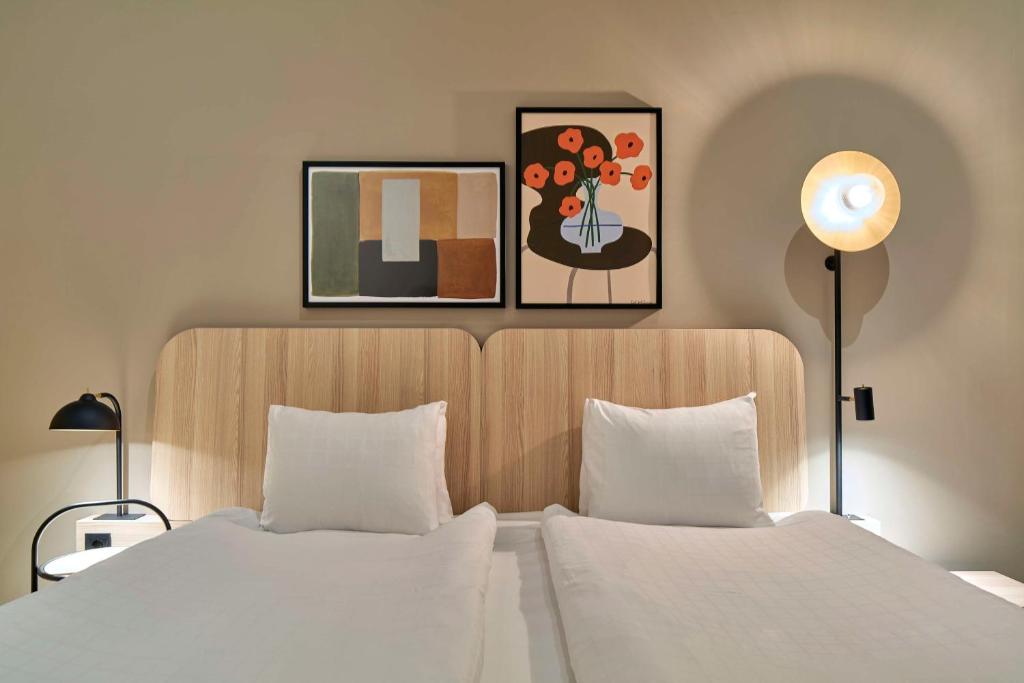 
Family Room without Window
